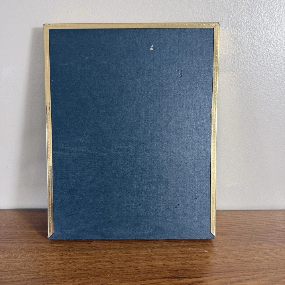 Vintage Intercraft Gold Tone Metal Double Hinged 8x10 Picture Frame Bi Fold